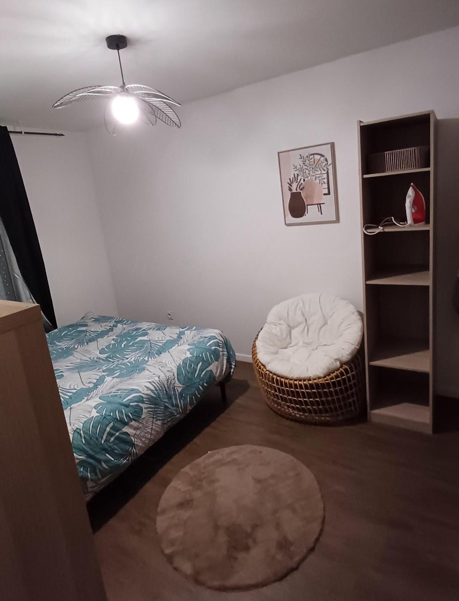 Apparemment Cosy Avec Parking Exterieur Gratuit Lägenhet Aulnay-sous-Bois Exteriör bild